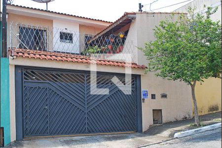 Casa à venda com 100m², 3 quartos e 3 vagas Casa à venda com 100m², 3 quartos e 3 vagasFachada