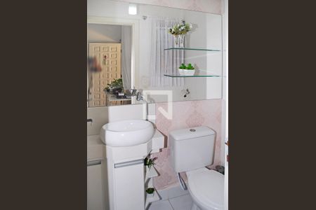 Casa à venda com 100m², 3 quartos e 3 vagas Casa à venda com 100m², 3 quartos e 3 vagasLavabo