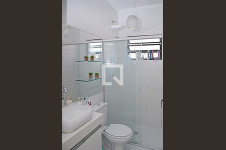 Casa à venda com 100m², 3 quartos e 3 vagas Casa à venda com 100m², 3 quartos e 3 vagasBanheiro 1