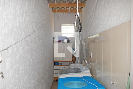 Casa à venda com 100m², 3 quartos e 3 vagas Casa à venda com 100m², 3 quartos e 3 vagasÁrea de Serviço