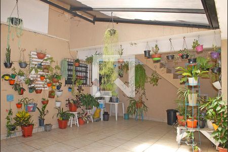 Casa à venda com 100m², 3 quartos e 3 vagas Casa à venda com 100m², 3 quartos e 3 vagasQuintal