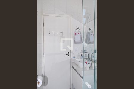 Casa à venda com 100m², 3 quartos e 3 vagas Casa à venda com 100m², 3 quartos e 3 vagasBanheiro 1