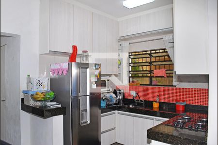 Casa à venda com 100m², 3 quartos e 3 vagas Casa à venda com 100m², 3 quartos e 3 vagasCozinha