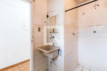 Banheiro de kitnet/studio para alugar com 1 quarto, 32m² em Liberdade, São Paulo