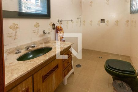 Casa à venda com 440m², 5 quartos e 8 vagasBanheiro Da Suite