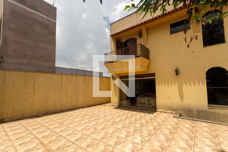 Casa à venda com 440m², 5 quartos e 8 vagasQuintal