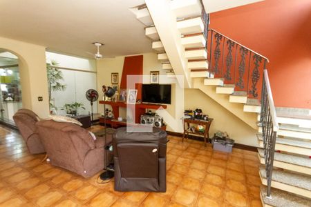 Casa à venda com 440m², 5 quartos e 8 vagasSala 