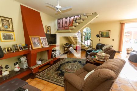 Casa à venda com 440m², 5 quartos e 8 vagasSala de tv