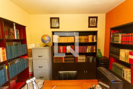 Casa à venda com 440m², 5 quartos e 8 vagasEscritório