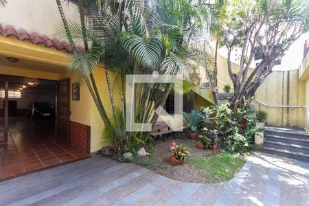 Casa à venda com 440m², 5 quartos e 8 vagasfrente da Casa