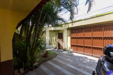 Casa à venda com 440m², 5 quartos e 8 vagasfrente da Casa