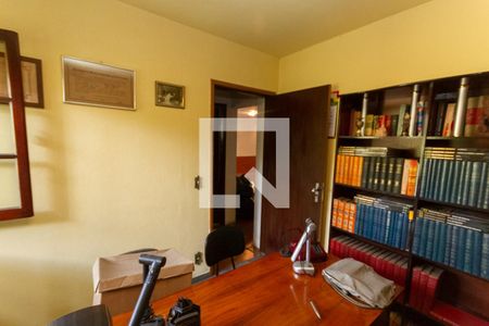 Casa à venda com 440m², 5 quartos e 8 vagasEscritório