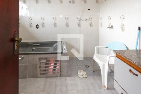 Casa à venda com 440m², 5 quartos e 8 vagasBanheiro Suite 04