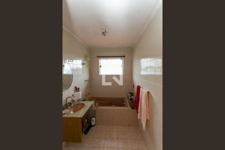 Casa à venda com 440m², 5 quartos e 8 vagasBanheiro da Suite 05