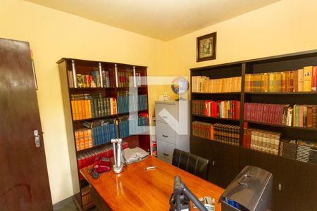 Casa à venda com 440m², 5 quartos e 8 vagasEscritório