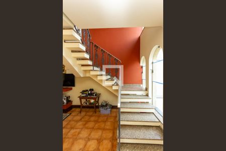 Casa à venda com 440m², 5 quartos e 8 vagasescada