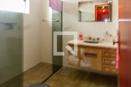 Casa à venda com 440m², 5 quartos e 8 vagasBanheiro da Suite 02