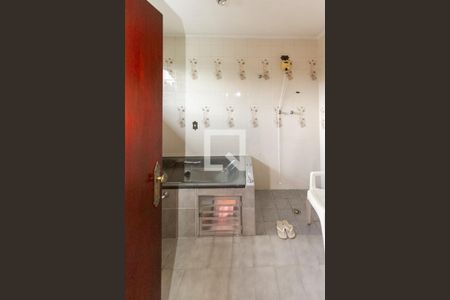 Casa à venda com 440m², 5 quartos e 8 vagasBanheiro Suite 04