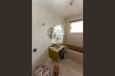 Casa à venda com 440m², 5 quartos e 8 vagasBanheiro da Suite 05