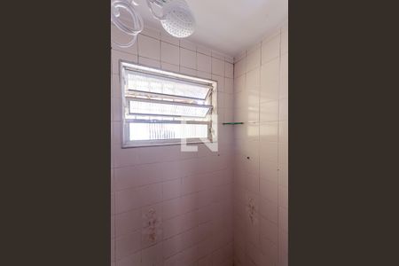 Banheiro de casa para alugar com 1 quarto, 65m² em Vila Santo Estefano, São Paulo
