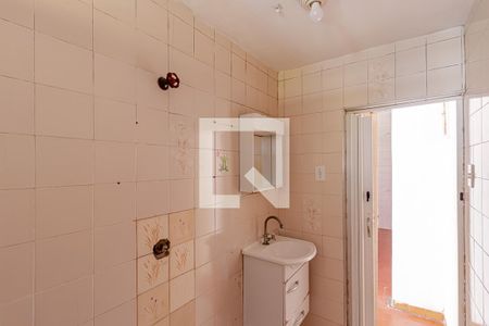Banheiro de casa para alugar com 1 quarto, 65m² em Vila Santo Estefano, São Paulo