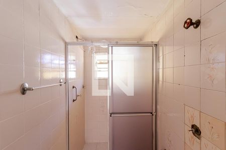 Banheiro de casa para alugar com 1 quarto, 65m² em Vila Santo Estefano, São Paulo