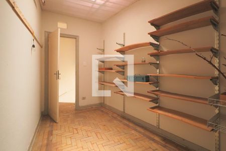 Casa à venda com 480m², 6 quartos e 8 vagasQuarto 1 edícula