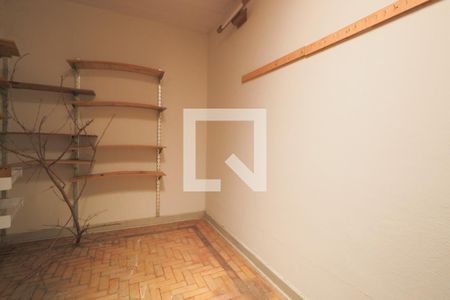 Casa à venda com 480m², 6 quartos e 8 vagasQuarto 1 edícula