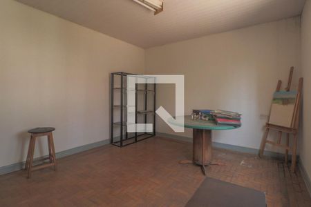 Casa à venda com 480m², 6 quartos e 8 vagasQuarto 2 edícula