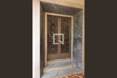 Casa à venda com 480m², 6 quartos e 8 vagasEntrada