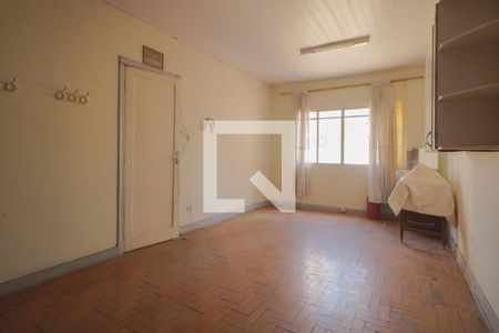 Casa à venda com 480m², 6 quartos e 8 vagasQuarto 3 edícula