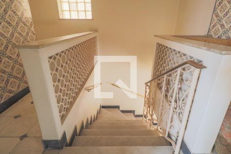 Casa à venda com 480m², 6 quartos e 8 vagasCorredor / Escada