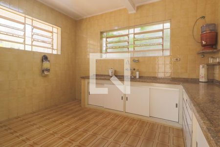 Casa à venda com 480m², 6 quartos e 8 vagasCozinha