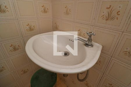 Casa à venda com 480m², 6 quartos e 8 vagasBanheiro edicula