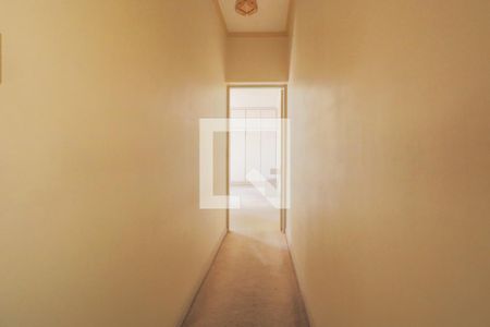 Casa à venda com 480m², 6 quartos e 8 vagasCorredor