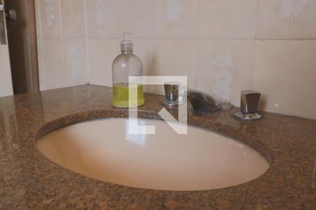 Casa à venda com 480m², 6 quartos e 8 vagasBanheiro social