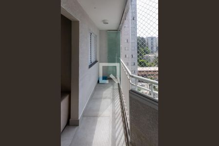 Apartamento à venda com 68m², 3 quartos e 1 vaga Apartamento à venda com 68m², 3 quartos e 1 vagaVaranda