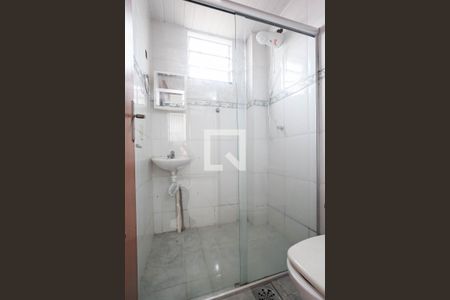 Apartamento para alugar com 45m², 2 quartos e 1 vaga Apartamento para alugar com 45m², 2 quartos e 1 vagaBanheiro social