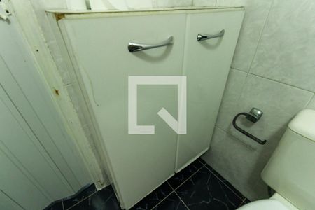 Casa à venda com 100m², 2 quartos e 2 vagasDetalhe Banheiro