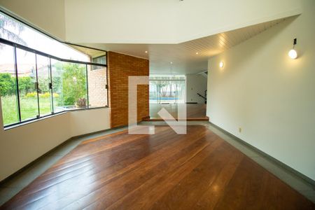 Sala 1 de casa de condomínio para alugar com 4 quartos, 540m² em Jardim Sao Paulo Ii, Cotia