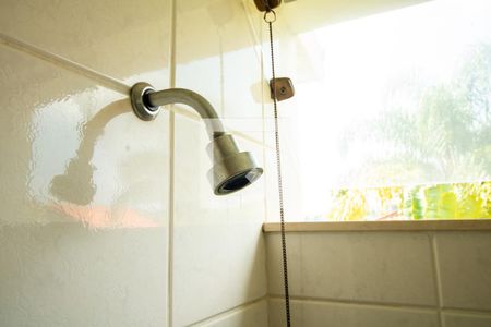 Casa de condomínio para alugar com 540m², 4 quartos e 6 vagasBanheiro da Suíte 2