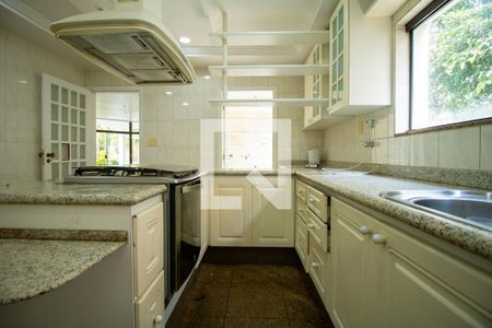 Casa de condomínio para alugar com 540m², 4 quartos e 6 vagasCozinha