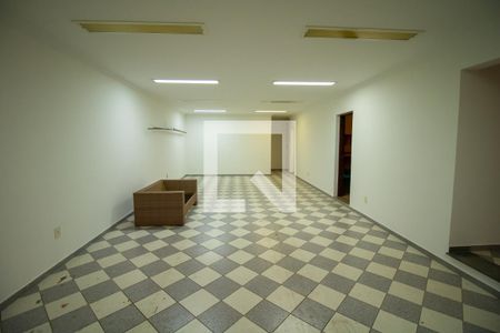 Casa de condomínio para alugar com 540m², 4 quartos e 6 vagasGaragem