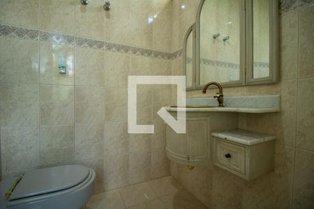 Casa de condomínio para alugar com 540m², 4 quartos e 6 vagasLavabo