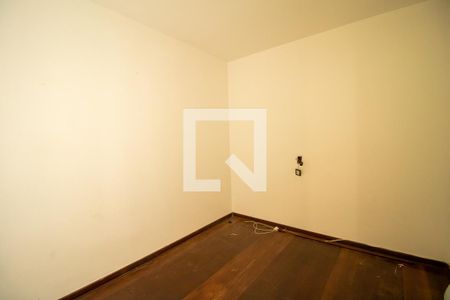 Casa de condomínio para alugar com 540m², 4 quartos e 6 vagasQuarto de Serviço