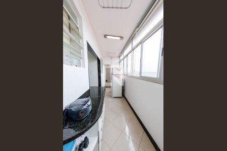 Apartamento à venda com 220m², 4 quartos e 2 vagas Apartamento à venda com 220m², 4 quartos e 2 vagasÁrea de serviço