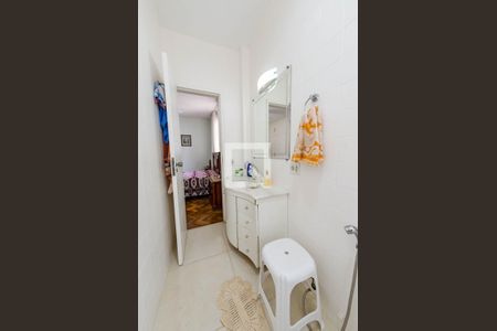 Apartamento à venda com 220m², 4 quartos e 2 vagas Apartamento à venda com 220m², 4 quartos e 2 vagasBanheiro suíte