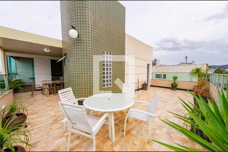 Apartamento à venda com 220m², 4 quartos e 2 vagas Apartamento à venda com 220m², 4 quartos e 2 vagasCobertura