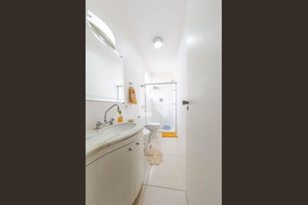 Apartamento à venda com 220m², 4 quartos e 2 vagas Apartamento à venda com 220m², 4 quartos e 2 vagasBanheiro suíte
