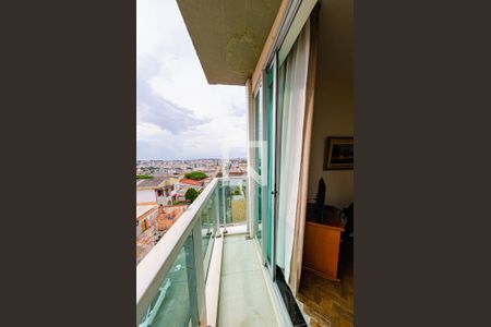 Apartamento à venda com 220m², 4 quartos e 2 vagas Apartamento à venda com 220m², 4 quartos e 2 vagasVaranda
